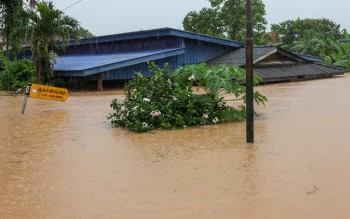 “柔水灾区救援：8200人参与，政府拨款5000万援助灾民”